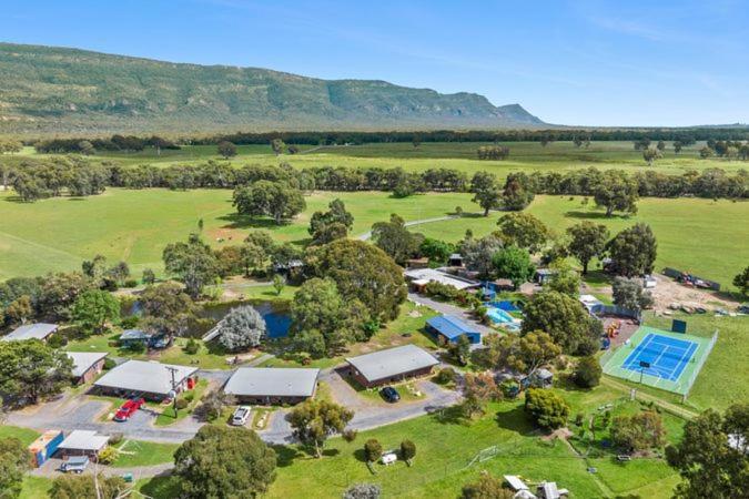 Halls Haven Holiday Units Halls Gap Exterior photo